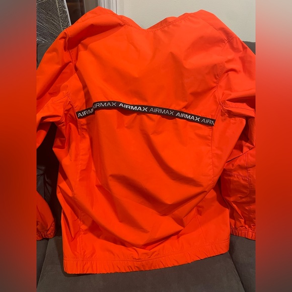 Men's Nike, large, reversible, windbreaker jacket - Picture 6 of 10